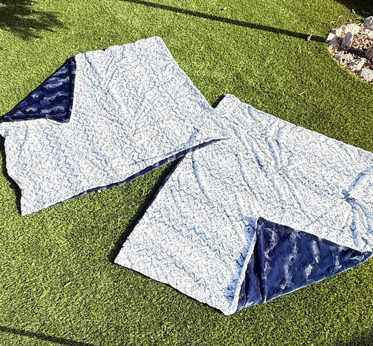 A-Snow Owl Navy Cuddle Soft Throw