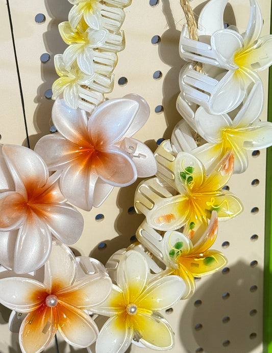 D-Plumeria Hair Claw