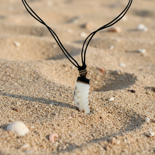 C-Claw Shell Adjustable Cord Necklace
