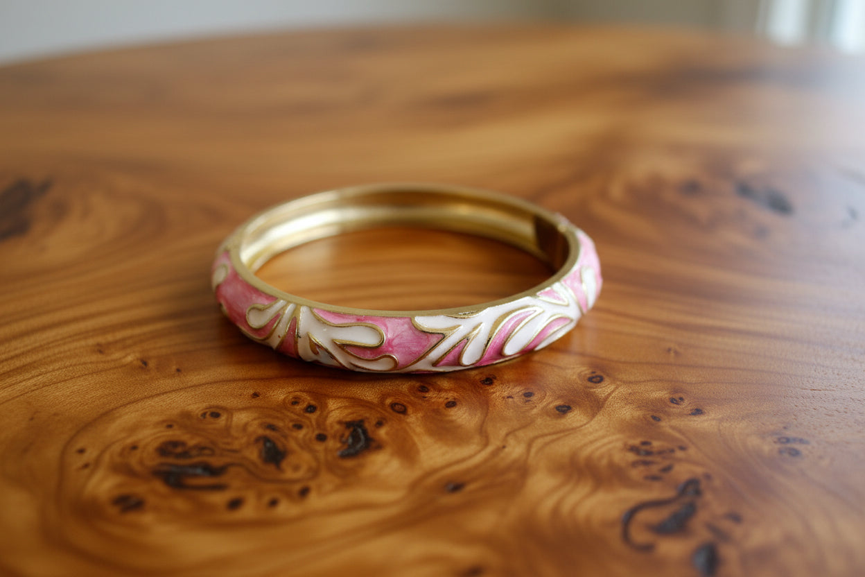 C-Enamel Clasp Coral Bracelet