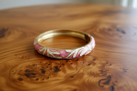 C-Enamel Clasp Coral Bracelet