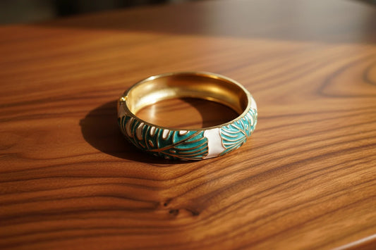C-Enamel Clasp Monstera Bracelet