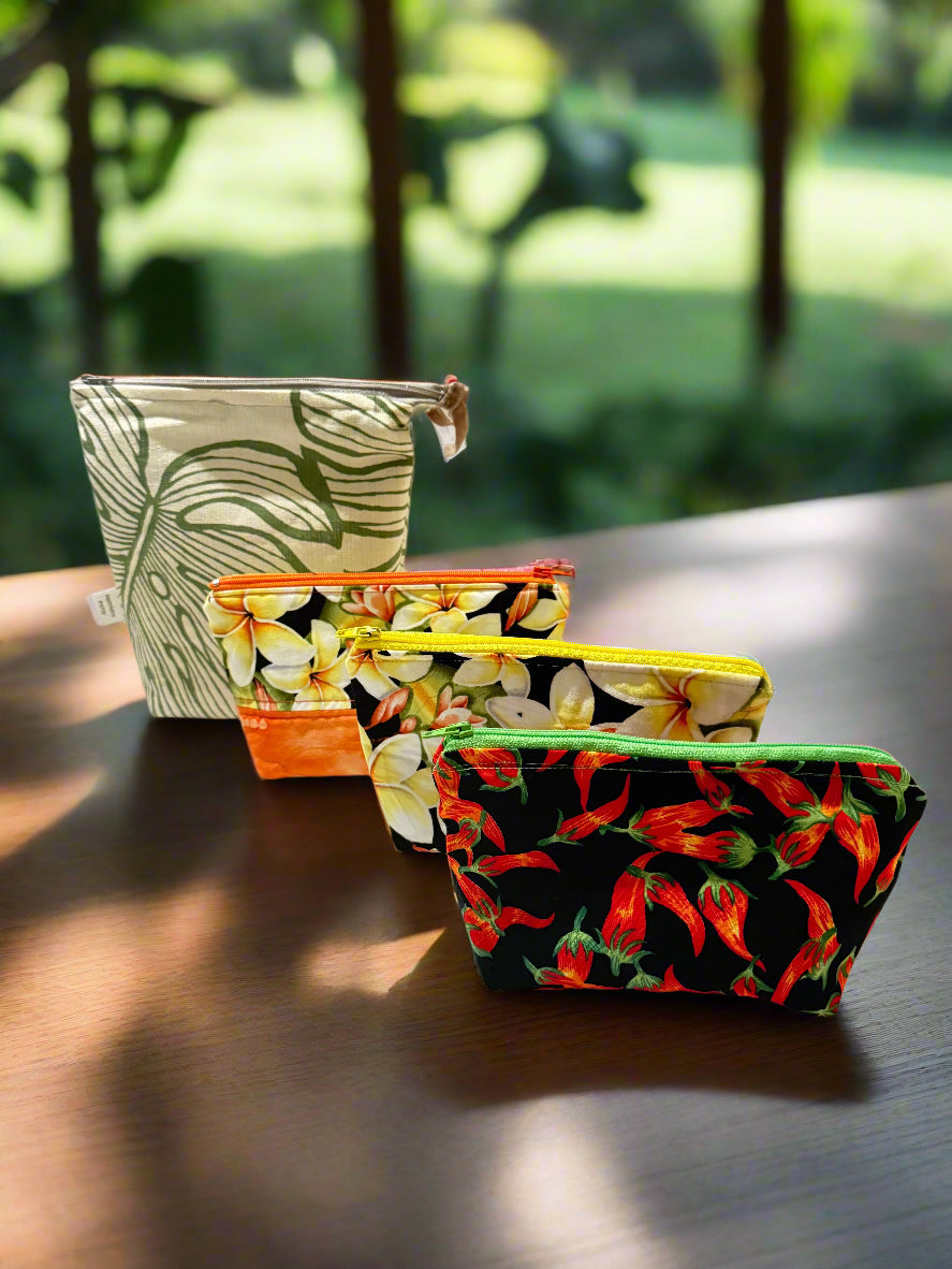 A-Washable/Reusable Zip Snack Pouch w/PUL Lining